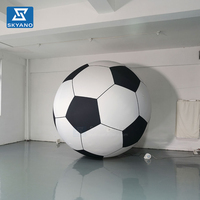 Modèle de football gonflable géant personnalisé pour la promotion d'événements sportifs en plein air, la publicité et la décoration