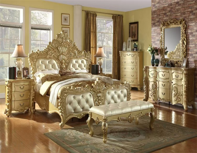 Hand-Carved Craftsmanship King Size Adjustable Rubber Wood Frame Soft and Warm Classic Bedroom Double Bed