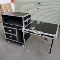 Station de production vidéo portable avec valise de transport, tiroirs et table latérale