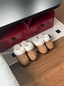 Bottes de neige d'extérieur de haute qualité conçues par des designers, en cuir et laine de qualité supérieure, pantoufles chaudes pour hommes et femmes, semelle en caoutchouc chaud - Product Image 4