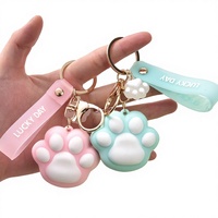 Porte-clés en silicone patte de chat de dessin animé, écologique, avec mousqueton, pour femme, pour clés de voiture, pendentif de sac à dos, cadeau de couple, vente en gros