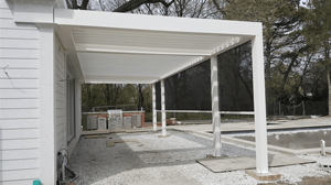 Pérgola Bioclimática Motorizada de Aluminio RKOVE RK-S3, Techo de Láminas Ajustables Impermeable, Gazebo para Jardín y Patio Exterior, Tamaño Personalizado - Product Image 3