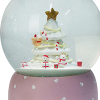 Vente en gros de statue d'arbre de Noël blanc personnalisé Boule à neige en verre Animal Figurine en résine Artisanat Globe d'eau design art déco