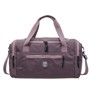 Sac de voyage de grande capacité de style européen, élégant, multi-poches, résistant à l'eau, imperméable - Product Image 1