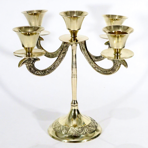 Élégant chandelier en laiton à 5 bras avec motif de feuilles ornées, support à bougies décoratif traditionnel indien pour la décoration de la maison - Product Image 2