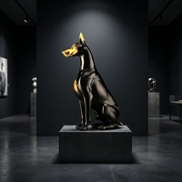 Elegante Scultura in Bronzo di Doberman Pinscher - Cane Guardiano a Grandezza Naturale Personalizzabile con Opzioni su Misura, Scultura in Bronzo