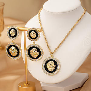 Ensemble collier boucles d'oreilles tête de lion exagérée pour femme - Product Image 2