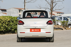 China Bingo Binguo EV Vehículo de Nueva Energía Pequeño Eléctrico Puro y Usado Disponible, Operación Manual de 5 Funciones que Brinda Flexibilidad y Conveniencia - Product Image 1