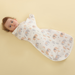 Eng anliegender, atmungsaktiver Baby-Schlafsack aus weicher Baumwolle mit Reißverschluss für alle Jahreszeiten und selbstberuhigenden Wickelfunktion für Neugeborene - Product Image 3