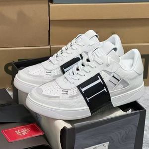 Zapatos de Diseñador de Lujo en Tendencia 2025, Zapatos Deportivos Transpirables para Hombre y Mujer, Zapatos Casuales de Cuero para Caminar - Product Image 1