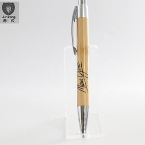 ปากกาลูกลื่นไม้พิมพ์ลายเป็นมิตรต่อสิ่งแวดล้อมพร้อมโลโก้ออกแบบได้ตามต้องการ - Product Image 2