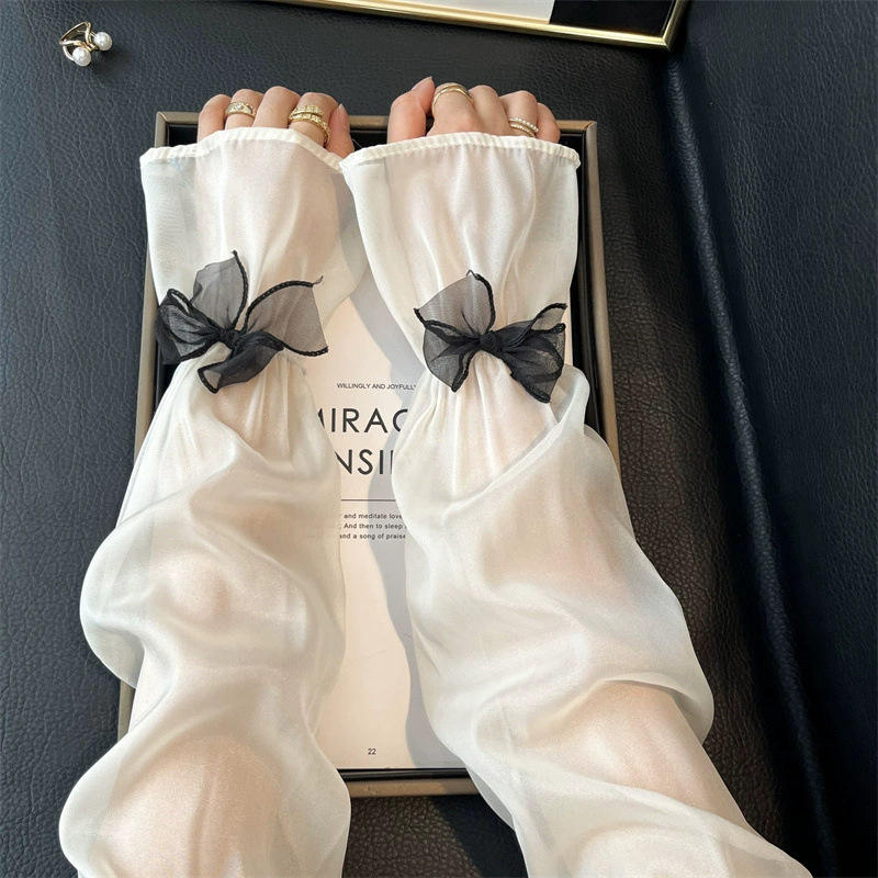 Milky white [butterfly style]