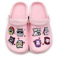 Dessin animé petit panda série PVC caoutchouc souple bricolage amovible chaussures de jardin accessoires bijoux avec fermetures de fleurs perforées