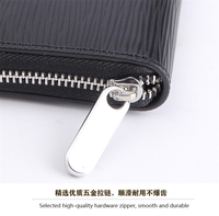 Dompet Clutch Pria Wanita dengan Resleting Kulit Mikrofiber Kapasitas Besar Warna Permen Gaya Jepang dengan Pola Riak Air.