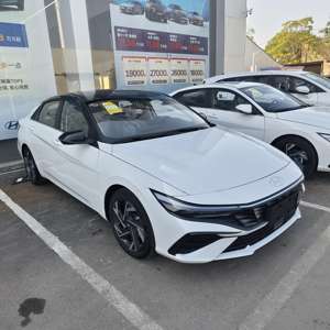 Voitures d'occasion <span class=keywords><strong>Hyundai</strong></span> Elantra 2025 N Line 400Km 4 portes 5 places berline blanche HyundaiS Elantra N Line Voiture d'occasion - Product Image 5