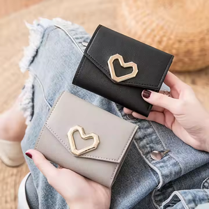 Monedero de PU para Mujer, Moderno, de Verano, para Estudiantes, Económico, con Forma de Corazón Metálico, Triple Pliegue, con Cierre de Cremallera, Diseño Elegante - Product Image 2