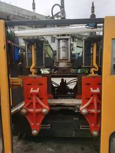 Machine de soufflage par extrusion d'<span class=keywords><strong>occasion</strong></span> de 4 <span class=keywords><strong>litres</strong></span>/5 <span class=keywords><strong>litres</strong></span> avec contrôle de parison, machine de soufflage d'<span class=keywords><strong>occasion</strong></span> pour bouteilles en <span class=keywords><strong>plastique</strong></span> - Product Image 2