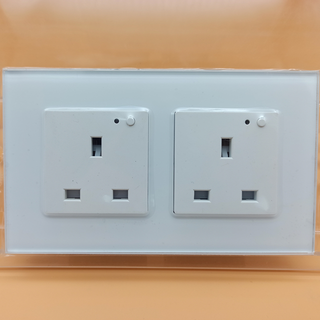 Factory Supply Smart Zigbee Glass Touch Switch Light British 13A Single Double Plugs Sockets with WIFI TUYA RF433