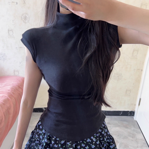 T-shirt court uni à manches courtes pour femme avec col semi-montant, top court sexy ajusté et cintré à la taille, tendance - Product Image 1