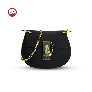 AH23 Venta caliente encantadora forma de tamaño pequeño de mujer de color caramelo jalea toda bolsa/bolsa de mano - Product Image 5