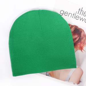 Gorro de Invierno Unisex Personalizado con Logotipo Gótico, 100% Acrílico, Tejido Jacquard Cálido, Sin Puño, con Lazo, para Hombre y Mujer - Product Image 5