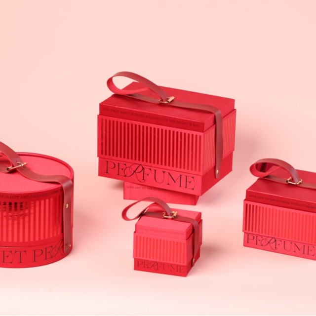 Custom Ins Square Cubic Pink Red Gift Box Birthday Party Wedding Gift Snack Candy Box with Leather Handle