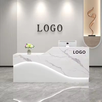 Comptoir de réception moderne personnalisé, simple, rectangulaire et incurvé pour bureau, salon de beauté, magasin de vêtements