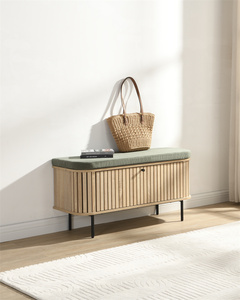 Banc à chaussures en bois avec rangement et revêtement en cuir PU, design traditionnel pour l'entrée et l'appartement - Product Image 1