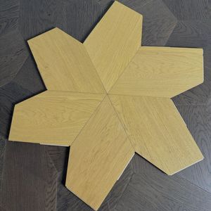 Pentagone Géométrique Chêne Parquet Multicolore 1.2mm Placage Style Design Européen pour Chambre Salon Villa - Product Image 1