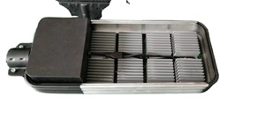 ไฟถนน LED พลังงานแสงอาทิตย์ 150W พร้อมแผงแบตเตอรี่ลิเธียมไอออน - Product Image 5