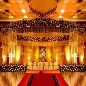 Nouvelle Pagode de Mariage en Cristal Suspendue avec Cristaux pour Mariage, Magnifique Mandap en Cristal pour Grands Événements au Royaume-Uni - Product Image 1