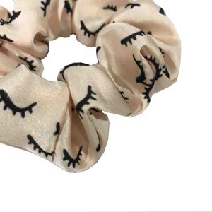 Gran oferta de <span class=keywords><strong>Scrunchies</strong></span> para el cabello de pestañas, venta al por mayor, <span class=keywords><strong>Scrunchies</strong></span> de satén blanco y rosa para niñas, banda elástica, accesorios para el cabello, Stock de 100 Uds. - Product Image 5