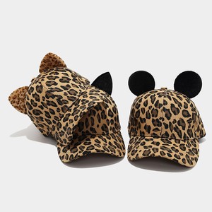 Casquette de baseball unisexe en sergé à imprimé léopard avec oreilles <span class=keywords><strong>d</strong></span>'animaux 3D mignonnes, style sportif et urbain, idéale pour les fêtes en parc à thème, chapeau de soleil ludique - Product Image 1