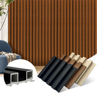 Panneau mural rainuré en composite bois-plastique (WPC) moderne, imperméable et ignifuge pour intérieur, revêtement mural et de plafond en PVC