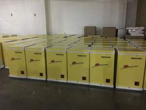 Freezer kulkas bertenaga surya 12V baja tahan karat portabel untuk penggunaan luar ruangan dan mobil dengan baterai dan fitur tenaga surya - Product Image 4