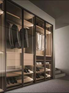 Moderno Sistema de Armario Empotrado de Lujo Personalizado en MDF, Diseñado con Gabinetes de Madera Sólida para Dormitorio con Zapatero - Product Image 2