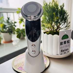 Produits de soins de la peau 7 couleurs à base de lumière micro courant visage dispositif <span class=keywords><strong>V</strong></span> visage et cou massage équipement de beauté électromécanique - Product Image 2