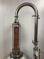 Équipement de distillation d'huiles essentielles à circuit fermé avec contrôle précis de la température pour maximiser le rendement en huile et préserver l'arôme