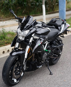 Benelli TNT 600i 600cc Moto Stradale a Quattro Cilindri in Linea: Conveniente e di Grande Valore - Product Image 4