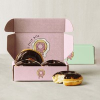 Boîte d'emballage écologique recyclable personnalisée avec impression en relief pour beignet dessert bouffée boîte de papier pour boulangerie sushi gâteau mochi avec fenêtre