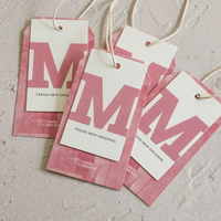 Étiquettes suspendues personnalisées en papier écologique imprimé pour vêtements, chaussures, sacs, chapeaux, bagages