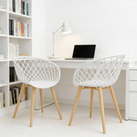 Chaises de terrasse d'extérieur en gros d'usine, chaises de salle à manger avec dossier en maille PP et pieds en métal résistants
