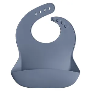 2024 nuevo diseño Original de fábrica acepta logotipo personalizado usable impermeable silicona babero de bebé para alimentar al bebé
