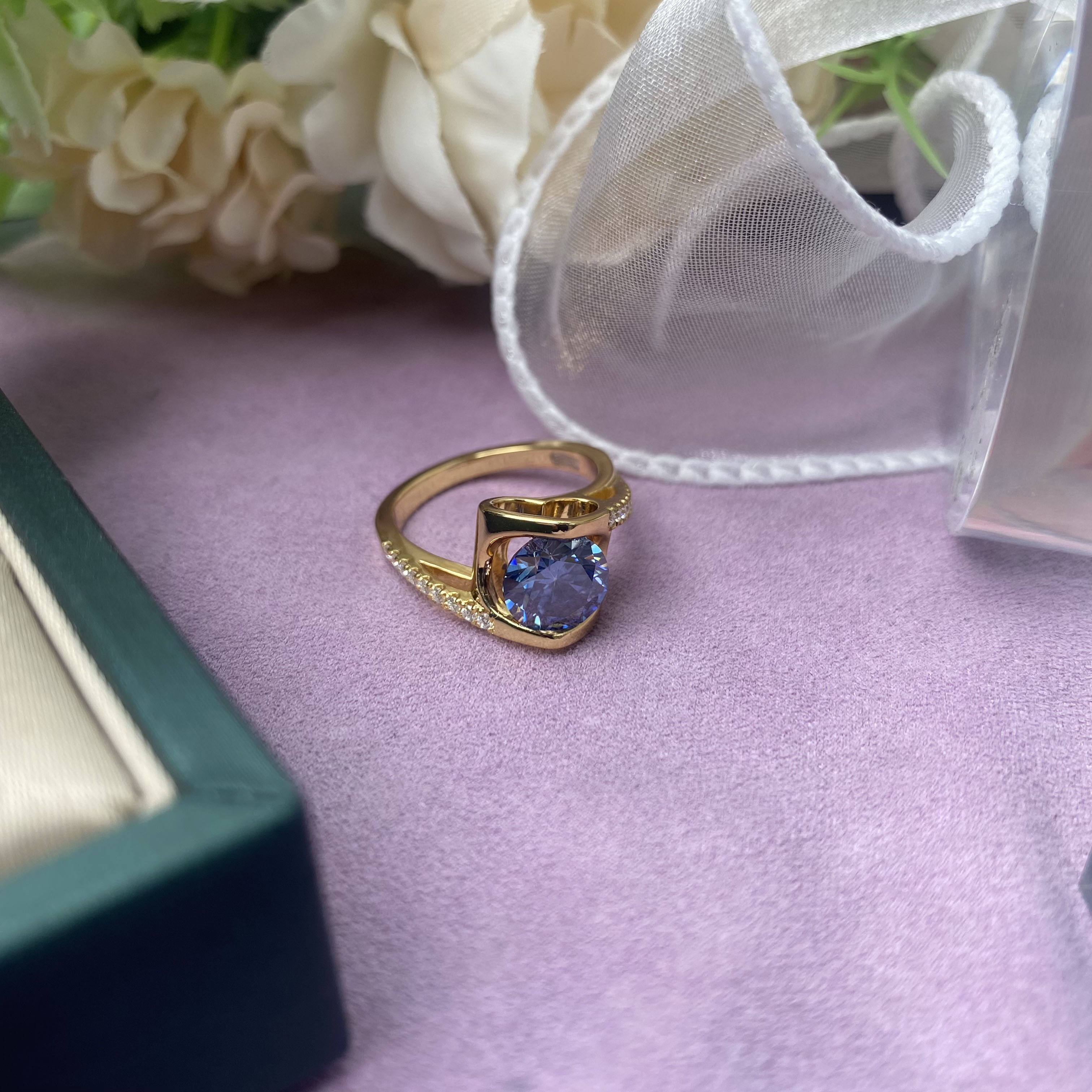 Royal blue moissanite inlaid ring