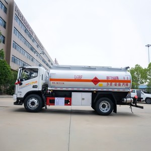Camion-citerne à huile FOTON Ollion 4x2 10000L, camion de livraison de carburant diesel avec pompe doseuse - Product Image 5