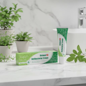 Crème à base de plantes bactériostatique et antiprurigineuse avec extrait végétal pour la réparation et l'hydratation de la peau du corps 20g Tous types de peau - Product Image 4