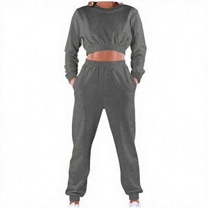 Conjunto Deportivo de Dos Piezas para Mujer, Color Marrón, Ecológico, Top Corto y Pantalones Jogger, Estilo Holgado, Ropa Urbana para Invierno - Product Image 1