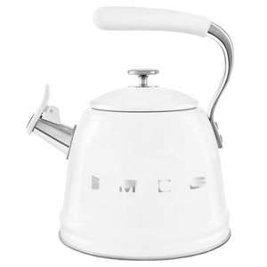 Bouilloire électrique sifflante sans fil de style italien vintage 220V - Product Image 1