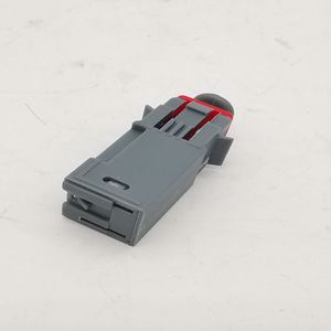Interruttore Frizione Pedale Cruise Control 55701396 per Saab Opel <span class=keywords><strong>Corsa</strong></span> <span class=keywords><strong>D</strong></span> 1.0 1.2 1.3 1.4 <span class=keywords><strong>1.6</strong></span> 1.7 06->14 71207 09185907 06240187 510207 - Product Image 4