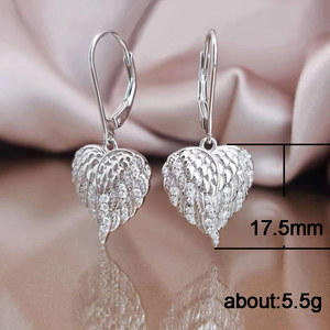 Orecchini a Forma di Cuore con Ali per Donne, Stile Coreano con Accenti in Zirconia, Eleganti e Minimalisti in Rame per Uso Quotidiano - Product Image 3